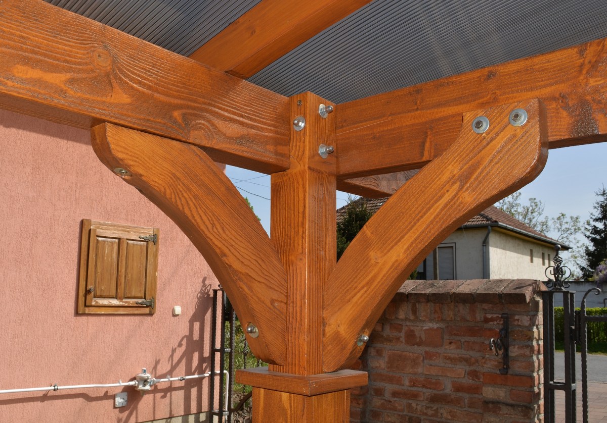 Fa autóbeálló szabad garázs igazi fa polikarbonát tető oszlop hajlított gerenda egyedi